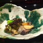 日本料理 晴山 - アワビ。柔らかい・・・肝と合わせてあって酒によく合う