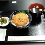うに むらかみ - うに丼配膳