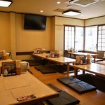 うどん専門店 茂凡 - 店内（テーブル席）