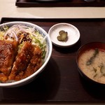 白樺 - ソースかつ丼(800円)