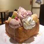 CAFE＆BAKERY MIYABI 神保町店 - さくらハニトー