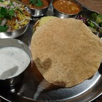 エリックサウス KITTE名古屋店 - カレーは二種選べます。