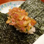 銀座 しのはら - 雲丹と鮪のべったら漬け手巻き