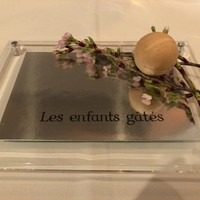 レザンファン ギャテ - フォアグラと桜の最中