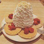 エッグスンシングス ららぽーとTOKYO-BAY店 - ストロベリー ホイップクリームとマカダミアナッツ