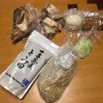 中華蕎麦 とみ田 - 「つけ麺 特盛」1110円、「半熟味玉」150円、「自家製極太メンマ」150円、「焼豚切り落とし（200g）」380円×2
