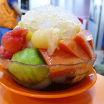 B仔涼粉 - B仔涼粉(HKD78) 日本円換算・約1,150円 手前はパパイアとキウイフルーツ