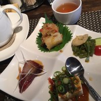 施家菜 - 前菜盛り合わせ。