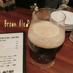 クラフト ビール カフェ プロースト - ビールはhalf(280ml)、regular(400ml)、pinet(560ml)と量を選べる。
            Brown Ale(伊勢角屋麦酒/half/750円)は香り良くて苦味は控えめ、こちらも旨〜！