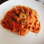 トラットリア パラヴィーノ - 海老のトマトクリームソーススパゲッティ