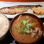 めしの助 - 日替わり焼魚定食(塩いわし)