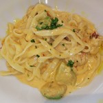 pasta＆meat STAUB - オマール海老とアボカドパスタ