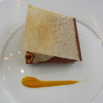 レストラン タテル ヨシノ 銀座 - 四角いプラリネ トンカフェのアイスクリーム