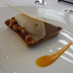 レストラン タテル ヨシノ 銀座 - 四角いプラリネ トンカフェのアイスクリーム