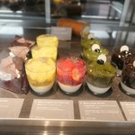 PATISSERIE ASAKO IWAYANAGI - ケーキショーケース