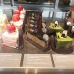 PATISSERIE ASAKO IWAYANAGI - ケーキショーケース