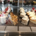 PATISSERIE ASAKO IWAYANAGI - ケーキショーケース
