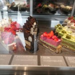 PATISSERIE ASAKO IWAYANAGI - ケーキショーケース