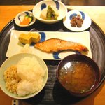一汁三菜 - 「鮭粕漬け定食」1300円