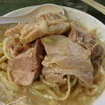 ラーメン二郎 - 食欲をそそるぶた