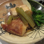 Daidoko Yaburegasa - 赤魚と豆腐とフキの煮物