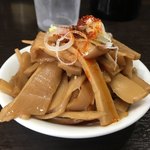 中華そば べんてん - ビールのお通しメンマ