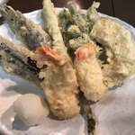 Sankai - 山海おまかせ天ぷら定食 1,?00円
                        サーモンサラダ、モツ煮味噌汁