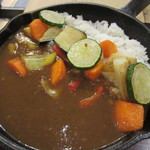 カフェ&レストラン グリーンテーブル - 野菜たっぷりのスキレットカレー