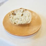 ヴィラ・アイーダ - パン