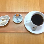 ｃａｆｅ　茶・ｃｈａ - お菓子 付き