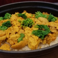 日本料理 TOBIUME - ⑪瑞穂～"弘子の紫"
                紫雲丹(福岡県宗像産)、渡り蟹の殼で取った出汁で炊いた雲丹ご飯、菜の花
                
                加熱したのに生臭が全くありません。
                素晴らしくて食べ残せませんので、独りで完食しました！