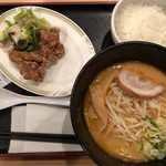 Hokkaidou Chubo - 味噌ラーメン680円＋ザンギと小ライス250円