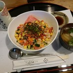 あけぼの寿司 - ランチ贅沢海鮮丼（バラちらし）