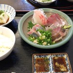 いわし料理 善 - 刺身定食は安定の美味しさ