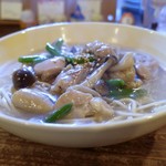 灯 - 鶏あんかけそば？