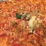 PIZZA BORSA - 桜エビにドカンとニンニクを入れてもらって大満足の味になりました　こういうスペシャリテができるから繁盛するんですね