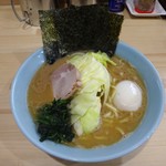 横浜家系ラーメン 志田家 - 特製ラーメン 並盛