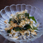 Hiroshima Sakedokoro Jouya - 新玉とワカメのサラダ