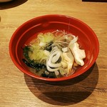 Umai Mono Ippai Irohanihoheto - ランチのサービス味噌汁。
