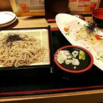 Umai Mono Ippai Irohanihoheto - お蕎麦と大根サラダ。