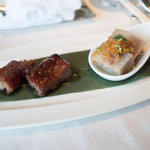 天龍軒 - 1人668HKD（+10%のサ料）のセットランチをいただきます。この黒豚チャーシューとタロイモが美味かったです。