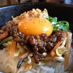 マウンテン＊マウンテン - 辛味噌と卵の黄身が・・