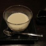 銀座 あまくさ 青山外苑 - 大阿蘇山麓　生乳プリン　～黒蜜がけ～