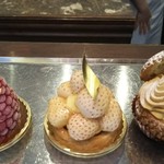 アヴランシュ・ゲネー - エピスフランボワーズ、タルトオーフレーズ、シューキャラメル