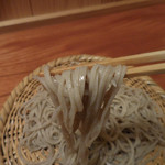 手打そば 菊谷 - 唎き蕎麦１枚目；麺はこんな感じ