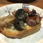 あなぐま亭 - 昼飲みセット(ホタルイカのブルスケッタ)