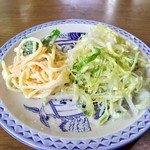 中華料理 2000年 - サービスのサラダ