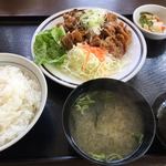 五百川食堂 - モツ焼き定食