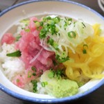 中落ち100円の居酒屋 まぐろんち - トロタク丼￥780