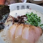金田家 - 黒豚ラーメン。